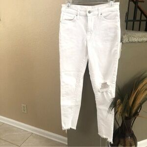 Levi’s High Rise Distressed Jeans Size 28
